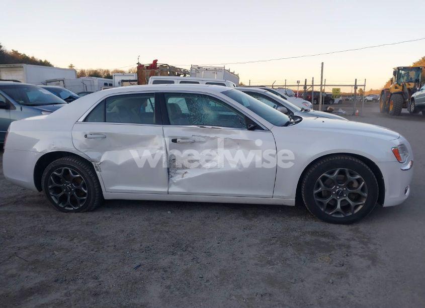 Photo 13 of 2014 Chrysler 300 (VIN 2C3CCARG4EH184392)