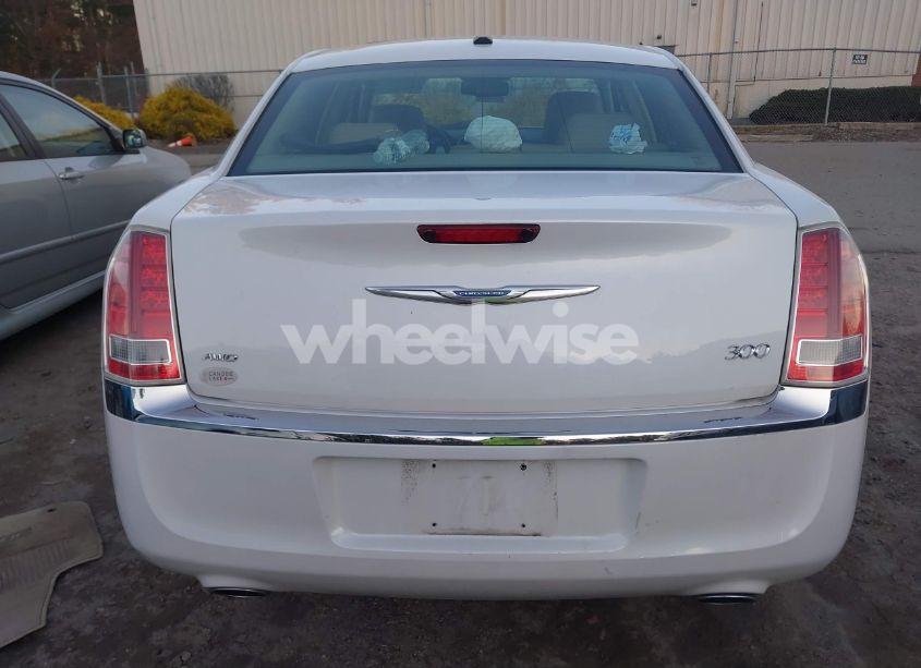 Photo 16 of 2014 Chrysler 300 (VIN 2C3CCARG4EH184392)