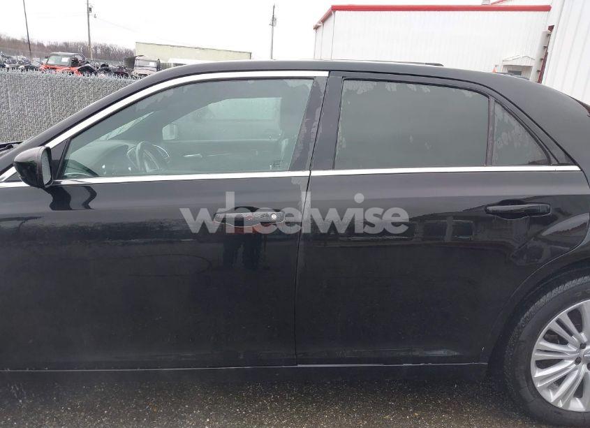 Photo 14 of 2014 Chrysler 300 (VIN 2C3CCARG4EH341886)