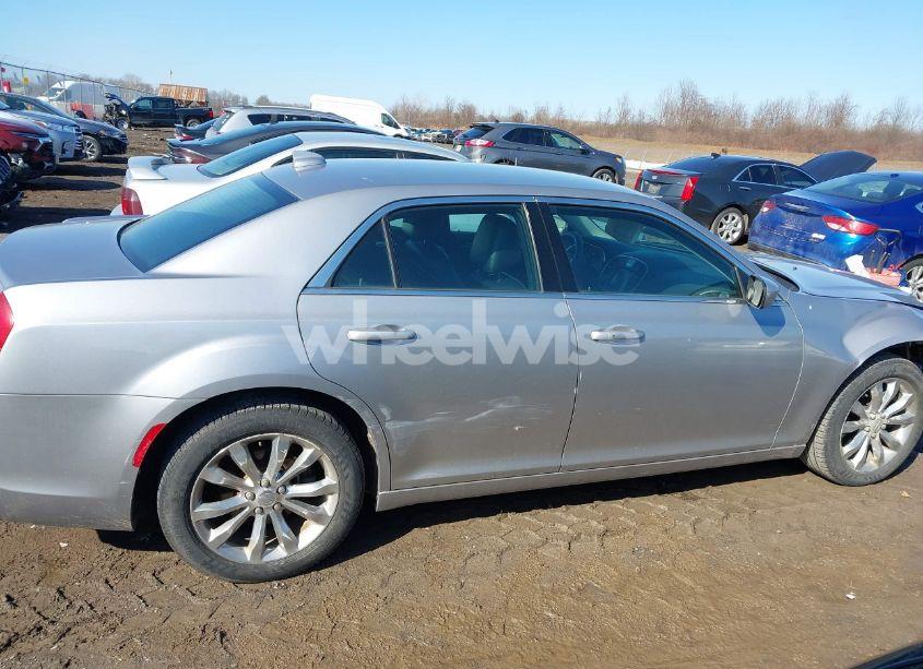 Photo 13 of 2015 Chrysler 300 LIMITED (VIN 2C3CCARG4FH760693)