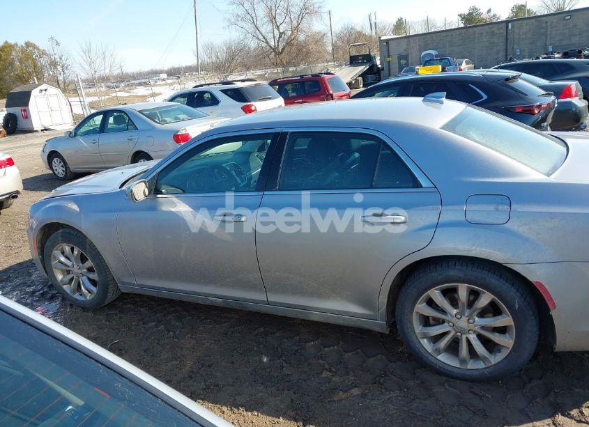 Photo 14 of 2015 Chrysler 300 LIMITED (VIN 2C3CCARG4FH760693)