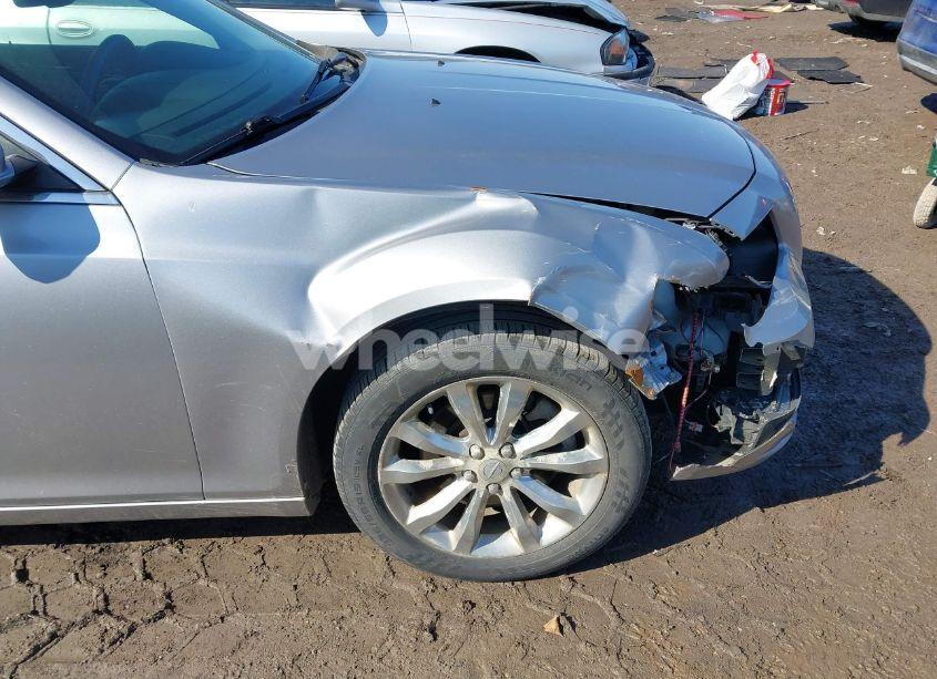 Photo 17 of 2015 Chrysler 300 LIMITED (VIN 2C3CCARG4FH760693)