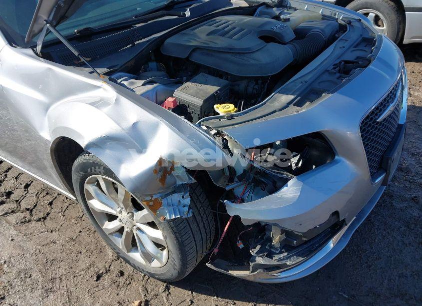 Photo 20 of 2015 Chrysler 300 LIMITED (VIN 2C3CCARG4FH760693)