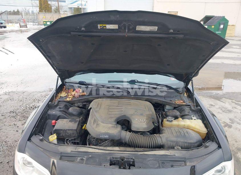 Photo 10 of 2013 Chrysler 300 MOTOWN (VIN 2C3CCARG6DH535172)