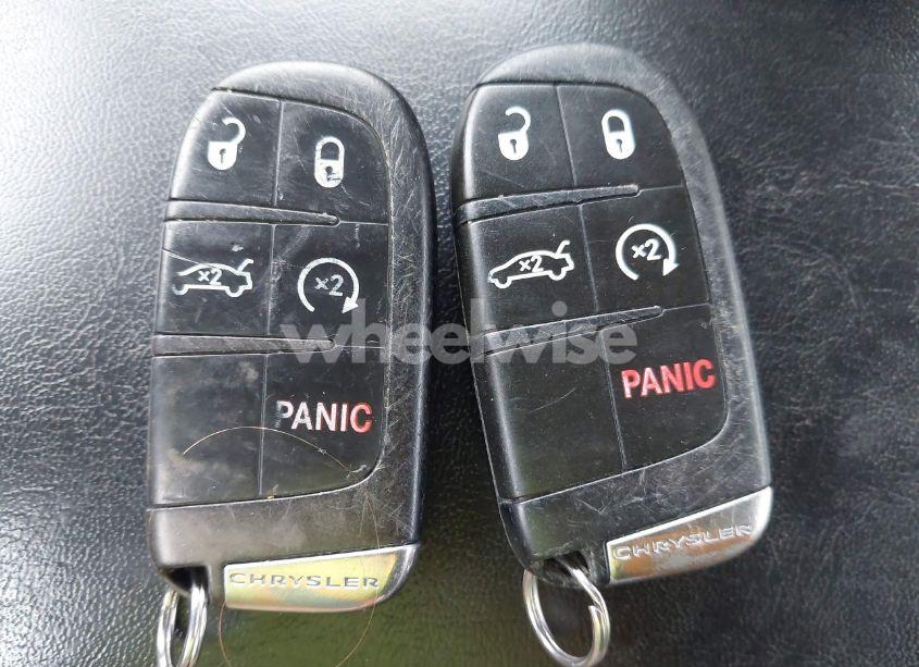 Photo 11 of 2013 Chrysler 300 MOTOWN (VIN 2C3CCARG6DH535172)