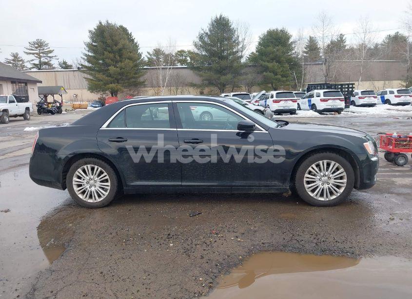 Photo 13 of 2013 Chrysler 300 MOTOWN (VIN 2C3CCARG6DH535172)