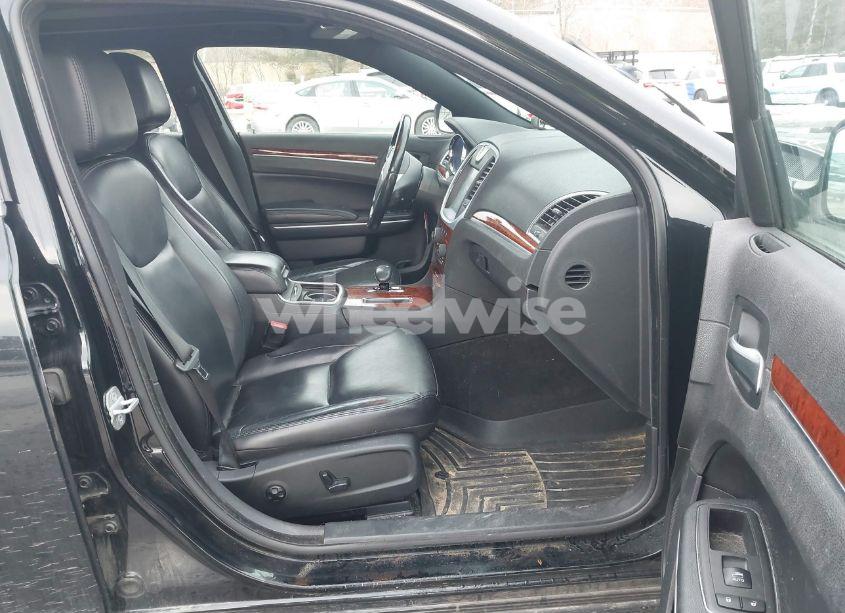 Photo 5 of 2013 Chrysler 300 MOTOWN (VIN 2C3CCARG6DH535172)