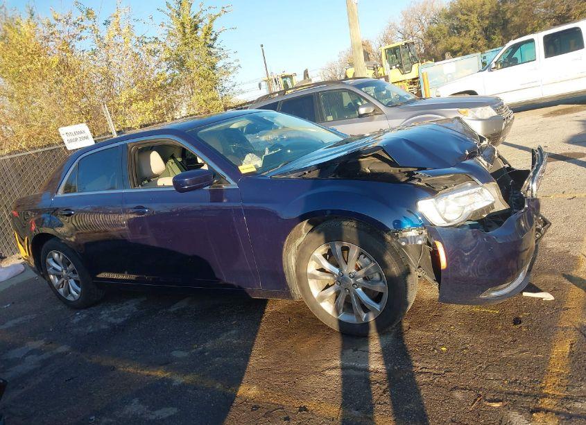 Photo 13 of 2015 Chrysler 300 LIMITED (VIN 2C3CCARG6FH808467)