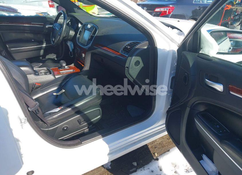 Photo 5 of 2013 Chrysler 300 MOTOWN (VIN 2C3CCARG9DH505759)