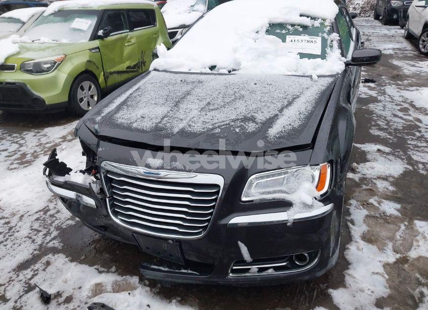 Photo 12 of 2013 Chrysler 300 MOTOWN (VIN 2C3CCARG9DH551981)