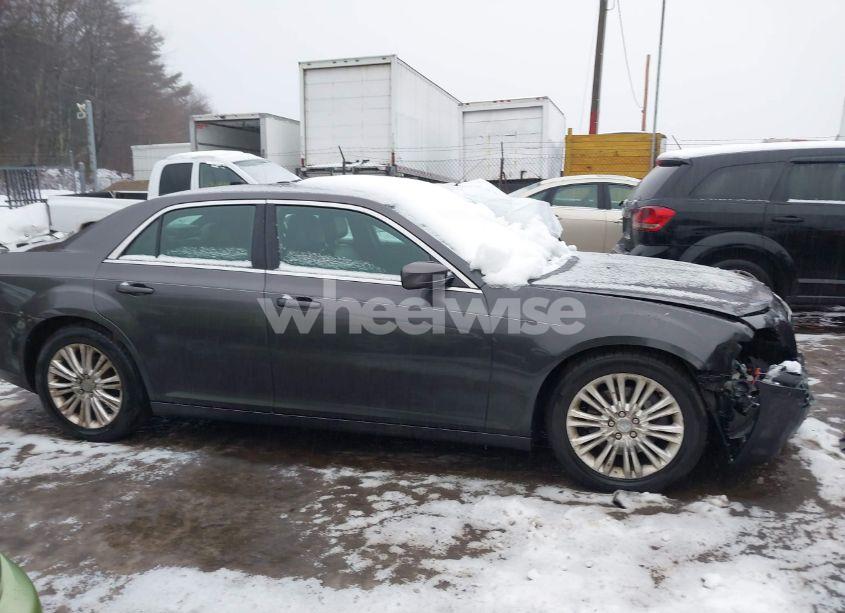 Photo 13 of 2013 Chrysler 300 MOTOWN (VIN 2C3CCARG9DH551981)