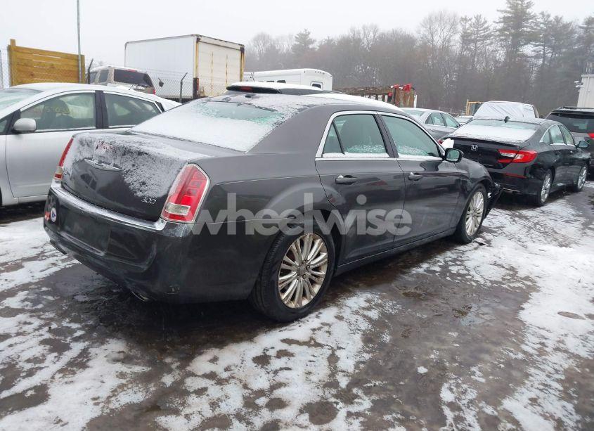 Photo 4 of 2013 Chrysler 300 MOTOWN (VIN 2C3CCARG9DH551981)