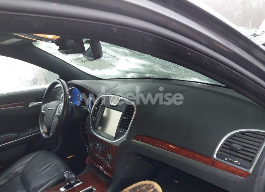 Photo 5 of 2013 Chrysler 300 MOTOWN (VIN 2C3CCARG9DH551981)