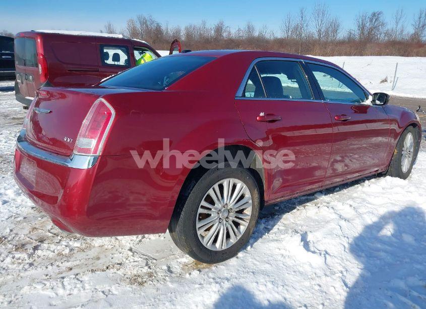 Photo 4 of 2013 Chrysler 300 MOTOWN (VIN 2C3CCARG9DH652826)