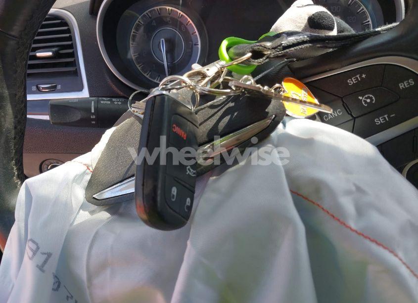 Photo 11 of 2015 Chrysler 300 LIMITED (VIN 2C3CCARG9FH781572)