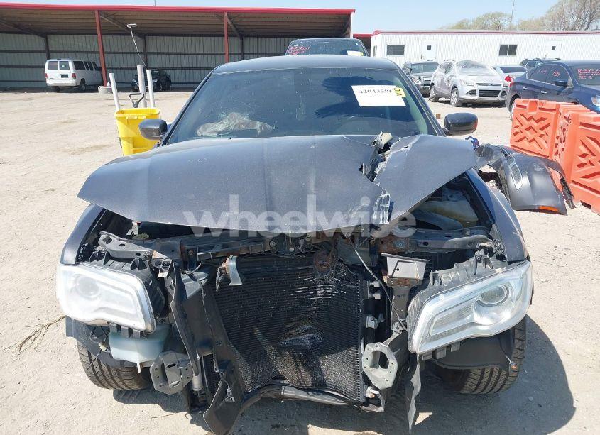 Photo 13 of 2015 Chrysler 300 LIMITED (VIN 2C3CCARG9FH781572)