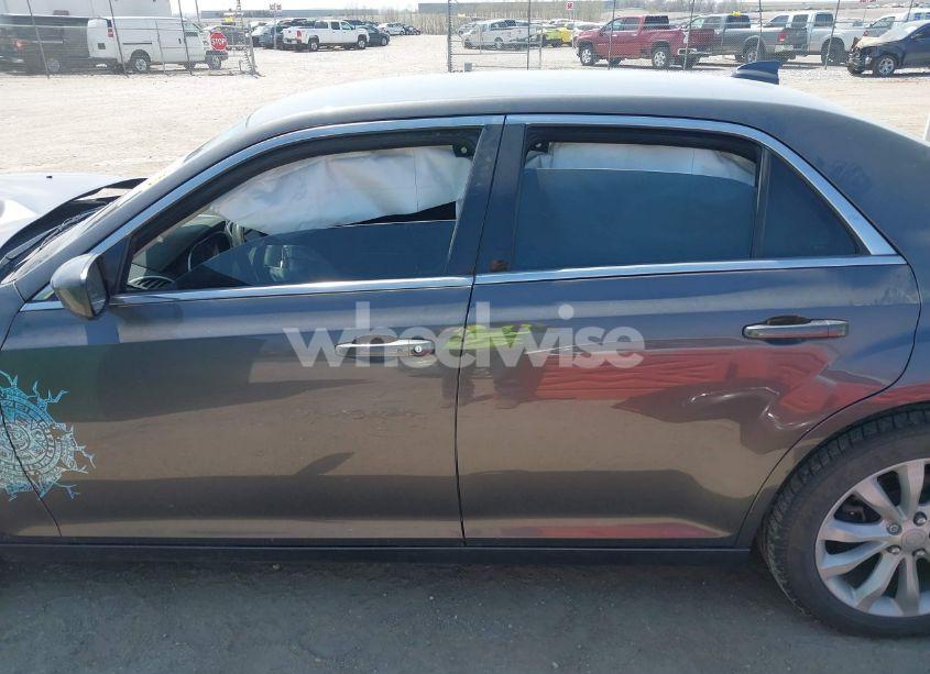 Photo 15 of 2015 Chrysler 300 LIMITED (VIN 2C3CCARG9FH781572)