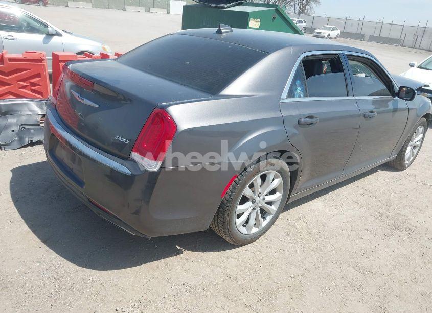Photo 4 of 2015 Chrysler 300 LIMITED (VIN 2C3CCARG9FH781572)