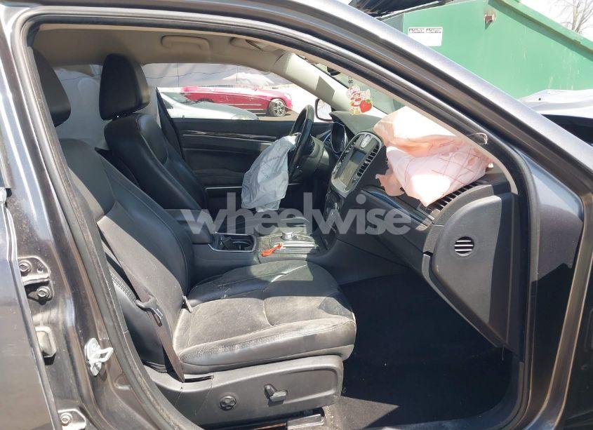 Photo 5 of 2015 Chrysler 300 LIMITED (VIN 2C3CCARG9FH781572)