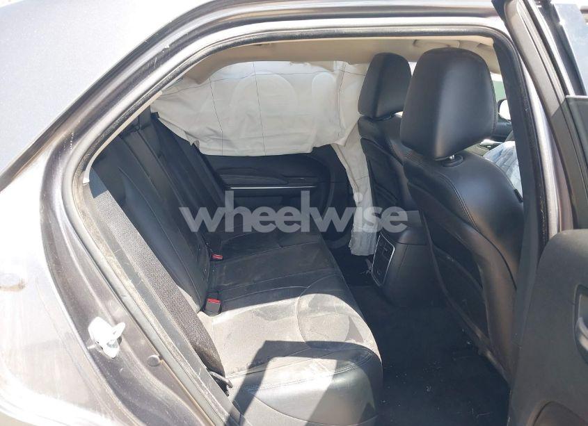 Photo 8 of 2015 Chrysler 300 LIMITED (VIN 2C3CCARG9FH781572)