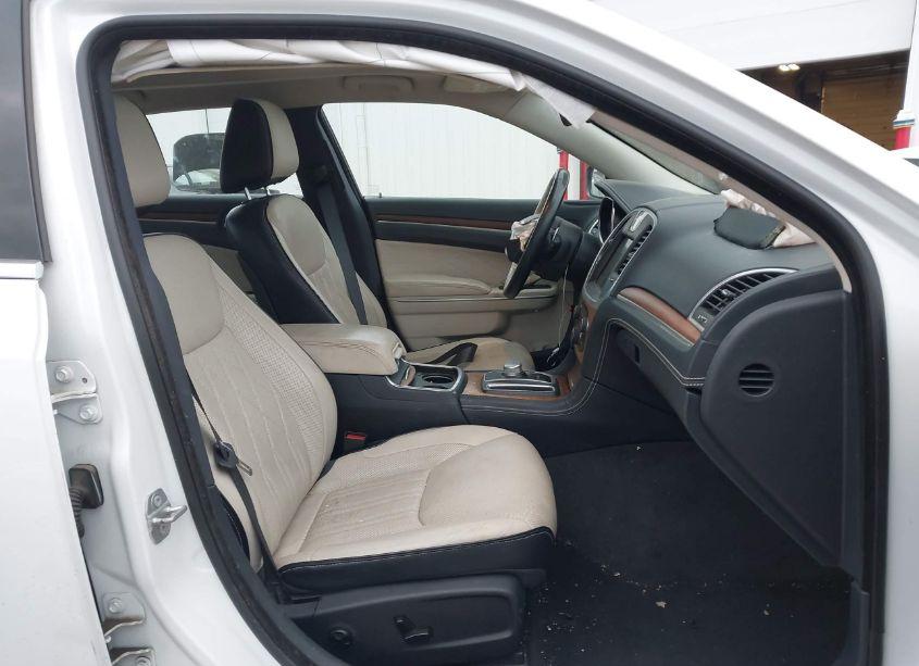 Photo 5 of 2015 Chrysler 300c PLATINUM AWD (VIN 2C3CCASG6FH899797)