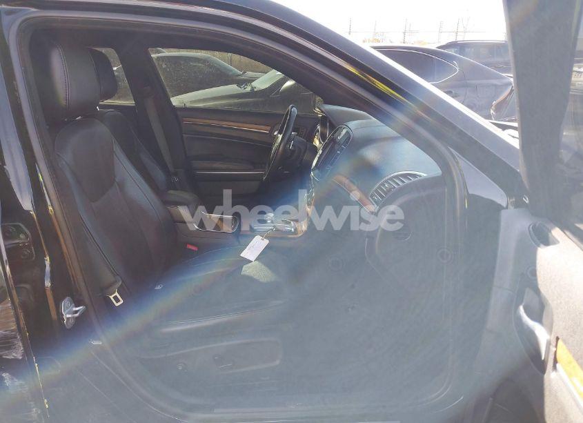 Photo 5 of 2016 Chrysler 300c PLATINUM (VIN 2C3CCASG6GH152234)