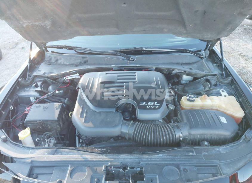 Photo 10 of 2013 Chrysler 300c LUXURY SERIES AWD (VIN 2C3CCASGXDH556469)