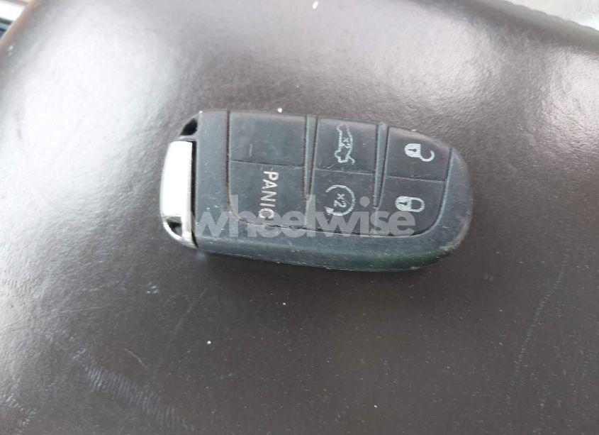 Photo 11 of 2013 Chrysler 300c LUXURY SERIES AWD (VIN 2C3CCAST5DH591174)