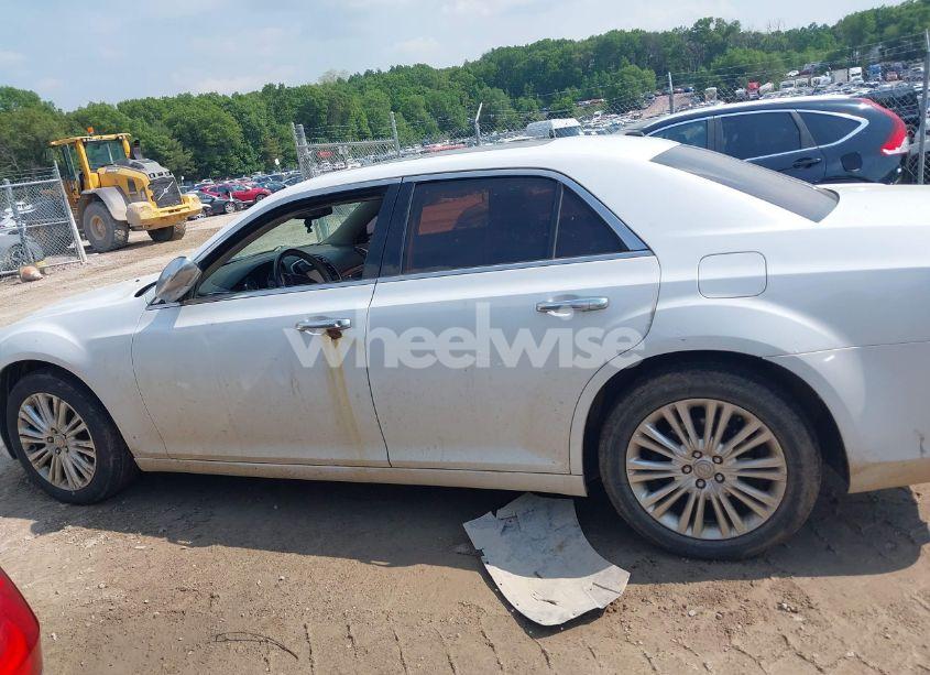 Photo 14 of 2013 Chrysler 300c LUXURY SERIES AWD (VIN 2C3CCAST5DH591174)