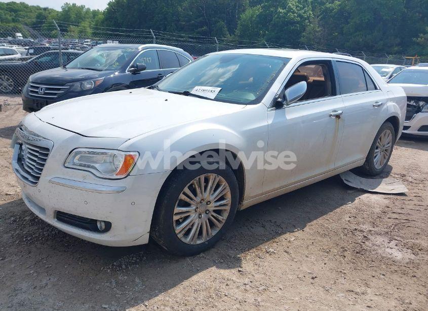 Photo 2 of 2013 Chrysler 300c LUXURY SERIES AWD (VIN 2C3CCAST5DH591174)