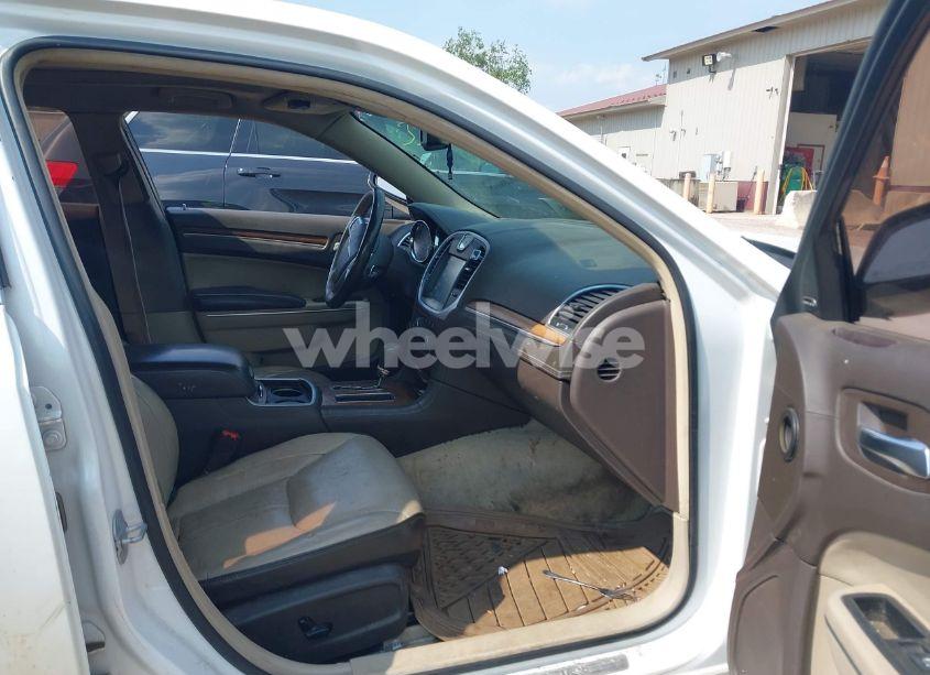 Photo 5 of 2013 Chrysler 300c LUXURY SERIES AWD (VIN 2C3CCAST5DH591174)