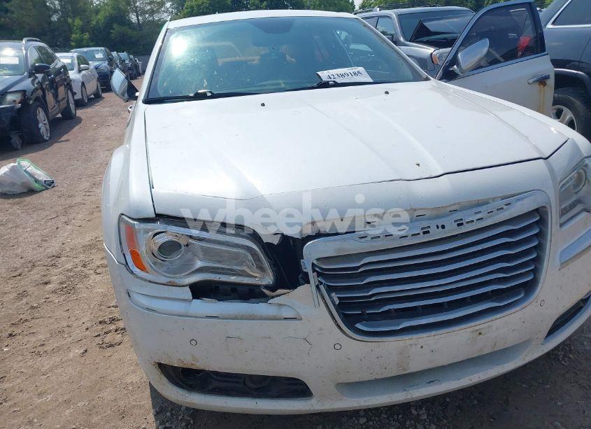 Photo 6 of 2013 Chrysler 300c LUXURY SERIES AWD (VIN 2C3CCAST5DH591174)