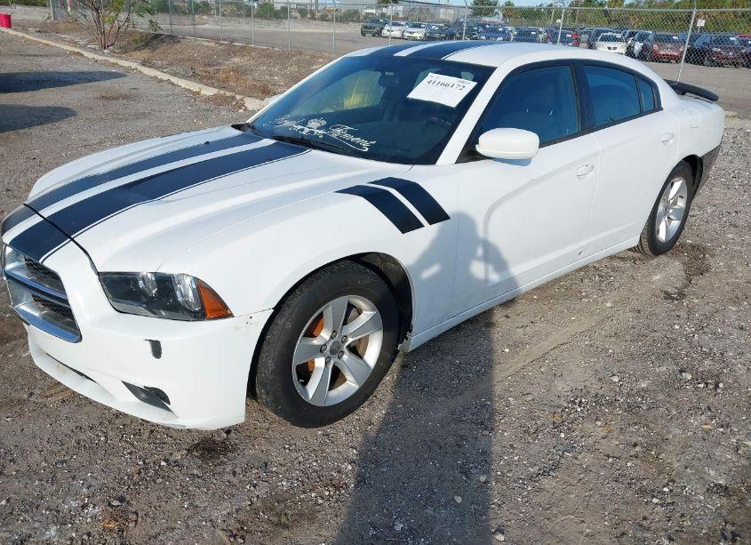 Photo 2 of 2013 Dodge Charger SE (VIN 2C3CDXBG0DH507703)