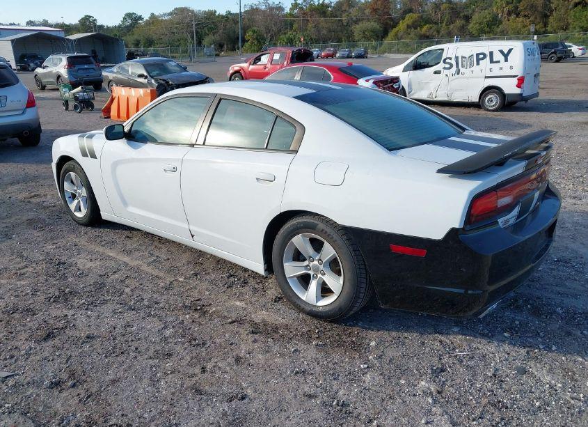 Photo 3 of 2013 Dodge Charger SE (VIN 2C3CDXBG0DH507703)