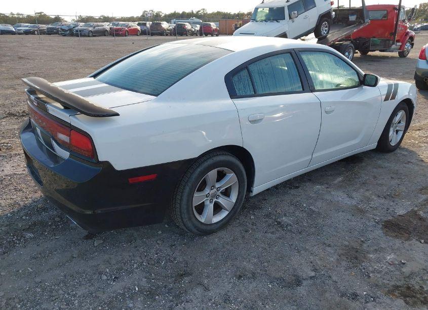 Photo 4 of 2013 Dodge Charger SE (VIN 2C3CDXBG0DH507703)