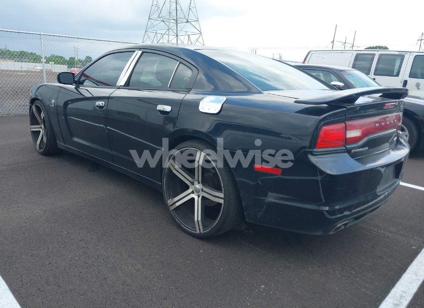 Photo 3 of 2013 Dodge Charger SE (VIN 2C3CDXBG0DH624875)