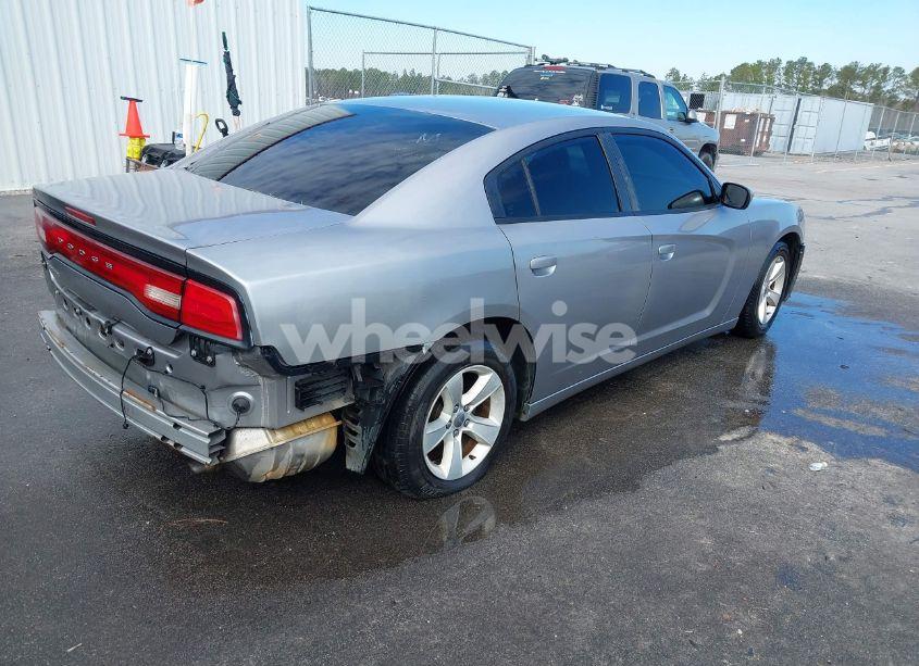 Photo 4 of 2013 Dodge Charger SE (VIN 2C3CDXBG0DH625170)