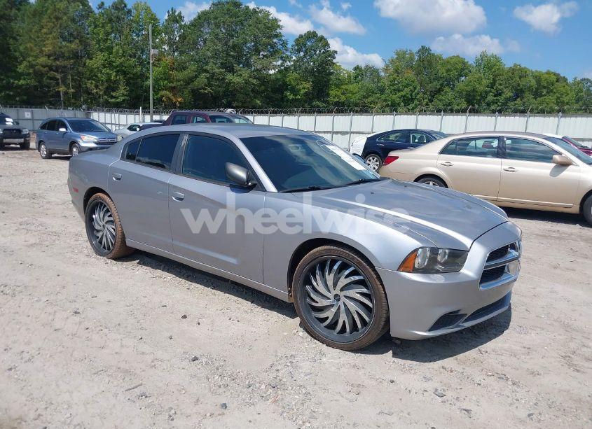 2013 Dodge Charger SE (VIN 2C3CDXBG0DH639988) main photo