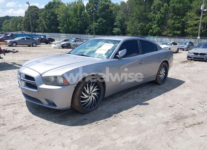 Photo 2 of 2013 Dodge Charger SE (VIN 2C3CDXBG0DH639988)