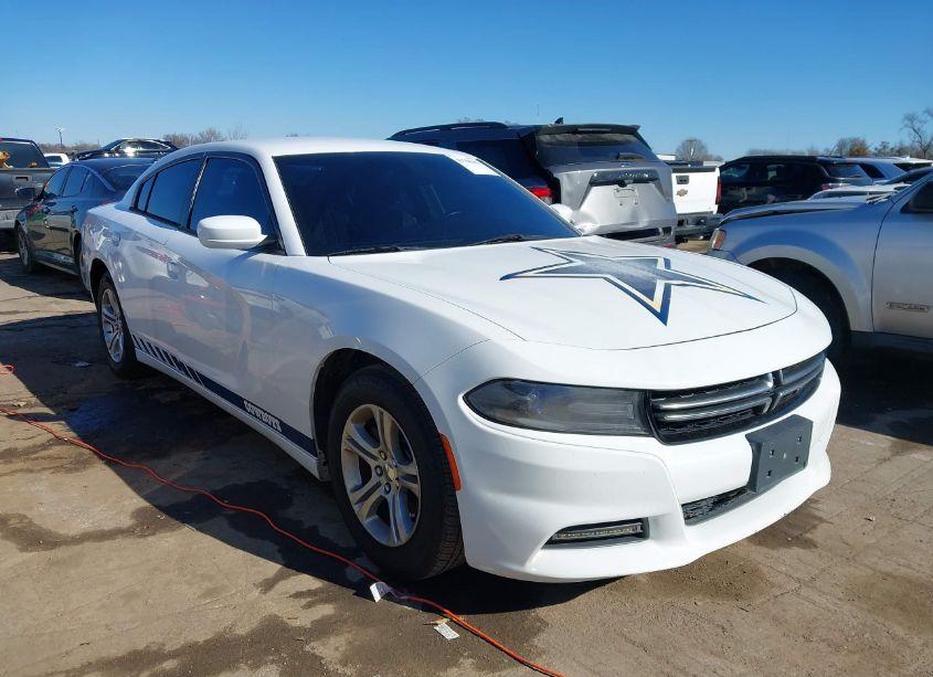 2015 Dodge Charger SE (VIN 2C3CDXBG0FH811990) main photo
