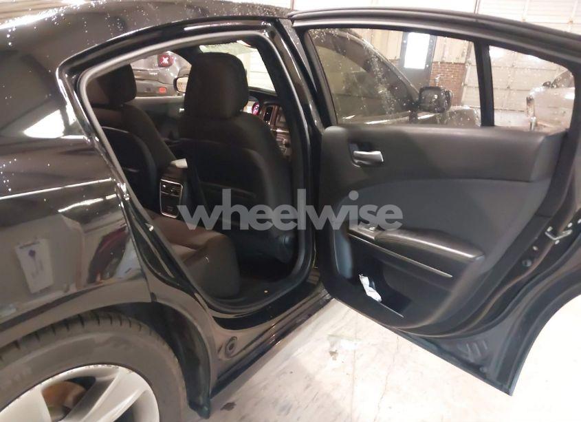 Photo 8 of 2015 Dodge Charger SE (VIN 2C3CDXBG0FH881070)