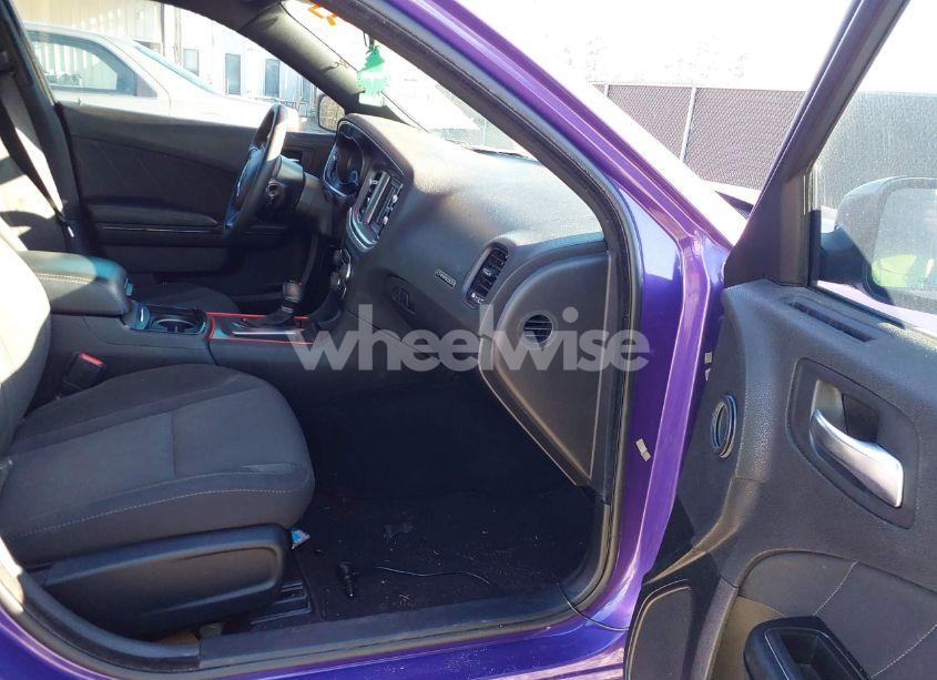 Photo 5 of 2019 Dodge Charger SXT RWD (VIN 2C3CDXBG0KH572936)