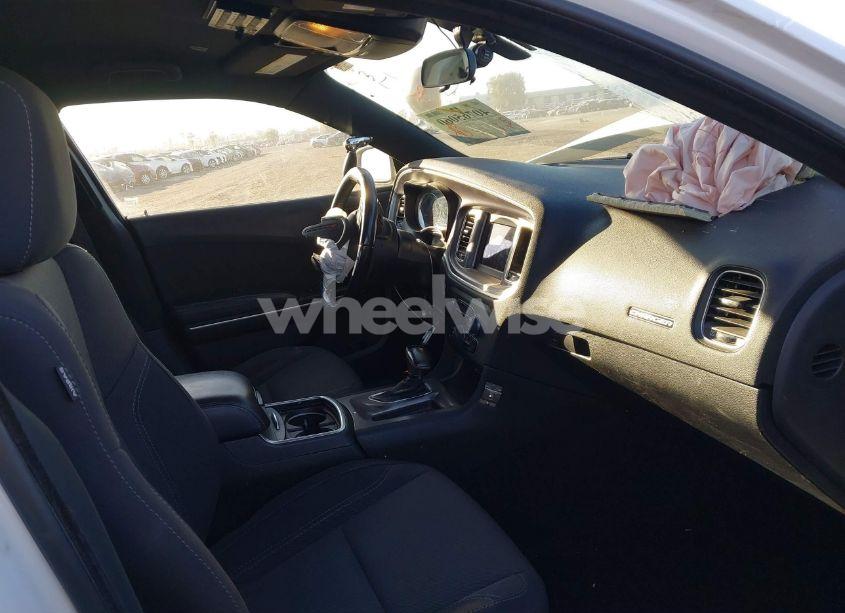 Photo 5 of 2019 Dodge Charger SXT RWD (VIN 2C3CDXBG0KH619351)