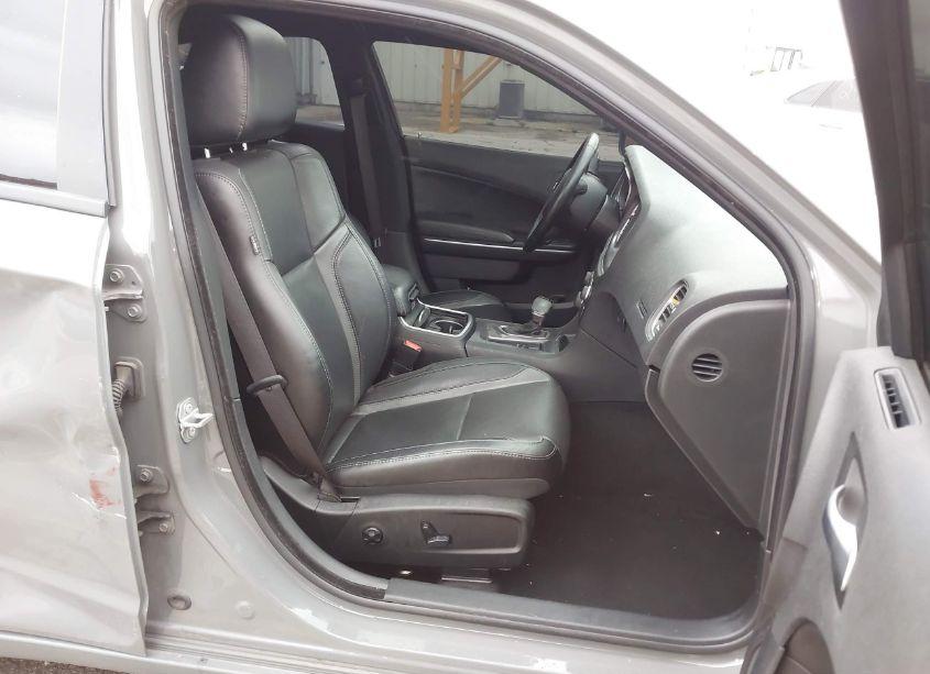 Photo 5 of 2019 Dodge Charger SXT RWD (VIN 2C3CDXBG0KH657579)