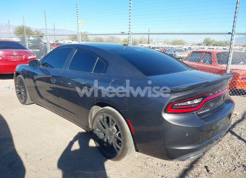 Photo 3 of 2019 Dodge Charger SXT RWD (VIN 2C3CDXBG0KH658246)