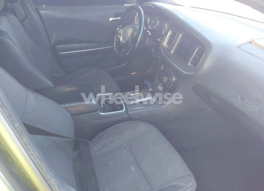 Photo 5 of 2019 Dodge Charger SXT RWD (VIN 2C3CDXBG0KH658246)