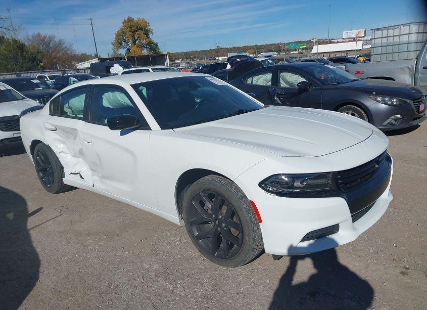 2019 Dodge Charger SXT RWD (VIN 2C3CDXBG0KH681719) main photo