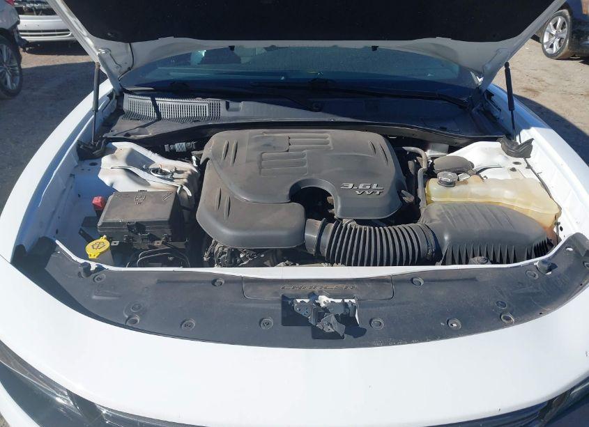 Photo 10 of 2019 Dodge Charger SXT RWD (VIN 2C3CDXBG0KH681719)