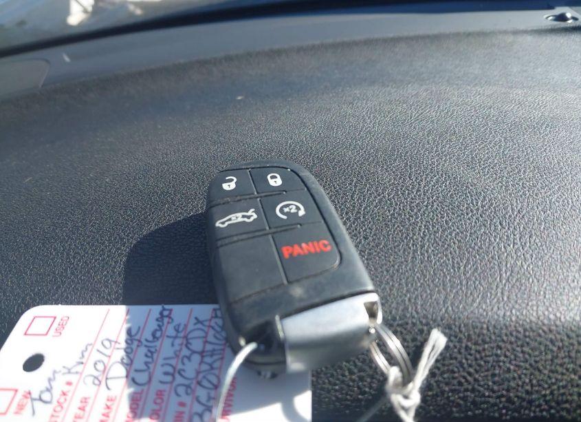 Photo 11 of 2019 Dodge Charger SXT RWD (VIN 2C3CDXBG0KH681719)