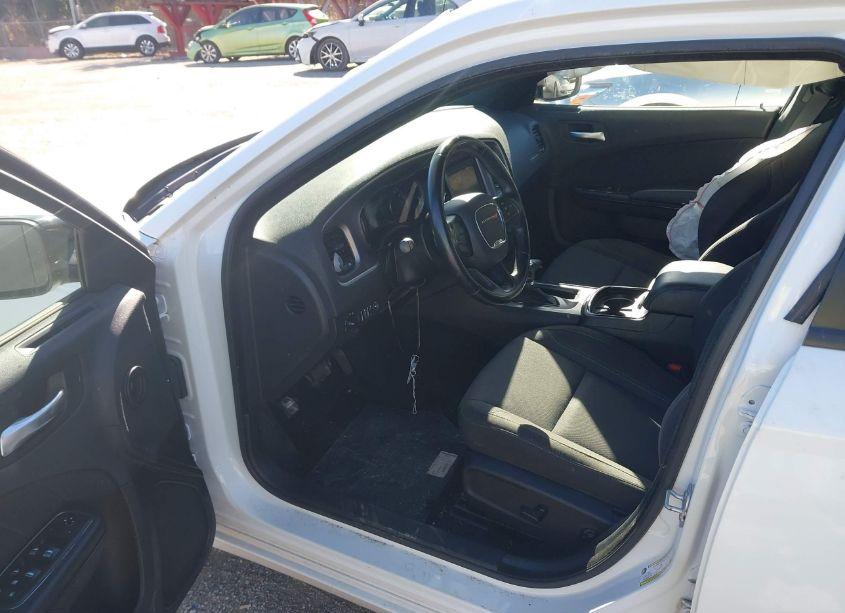 Photo 5 of 2019 Dodge Charger SXT RWD (VIN 2C3CDXBG0KH681719)